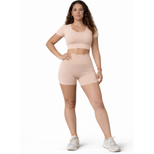 CONJUNTO DEPORTIVO CORTO LEVANTA COLA